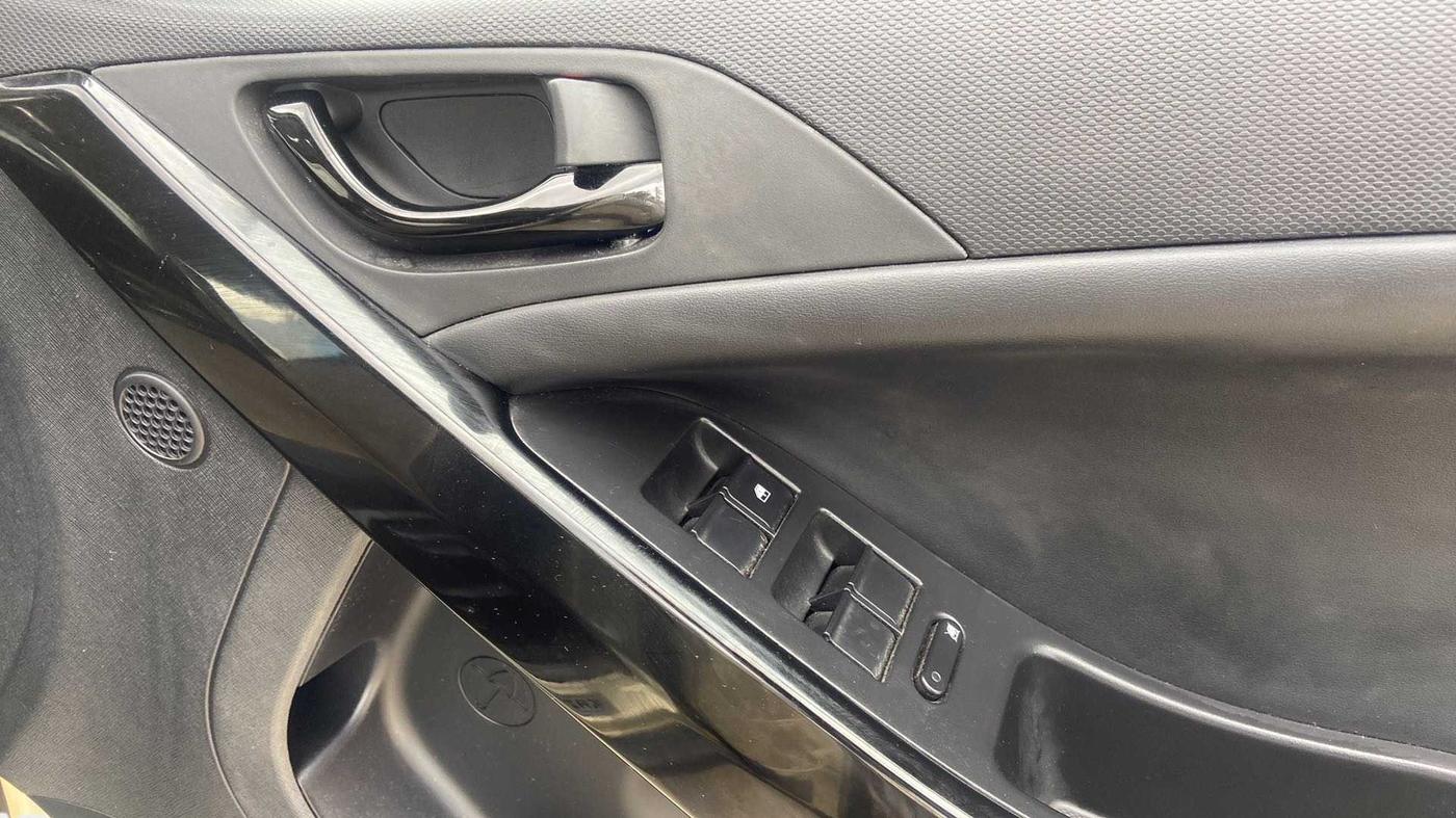 2022 Tata NEXON XZ PLUS PETROL KAZIRANGA, Petrol, Manual, 20,514 km, Driver Side Door Panels Control