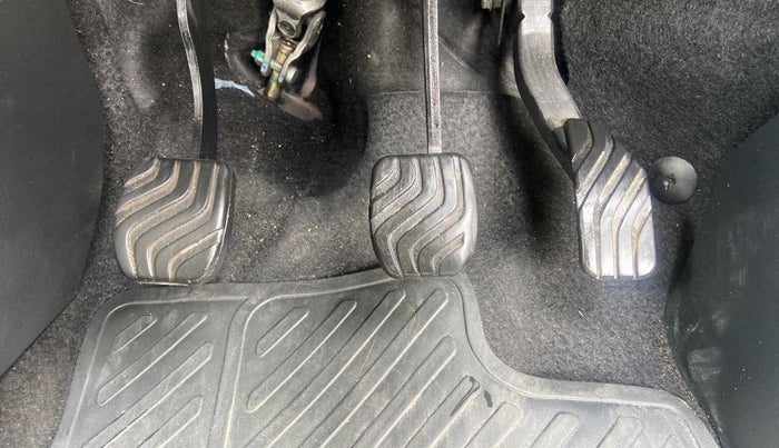 2022 Nissan MAGNITE XV PREMIUM, Petrol, Manual, 18,809 km, Pedals