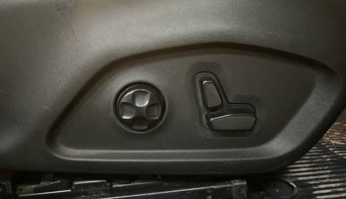 2018 Jeep Compass LIMITED PLUS PETROL AT, Petrol, Automatic, 73,861 km, Driver Side Adjustment Panel