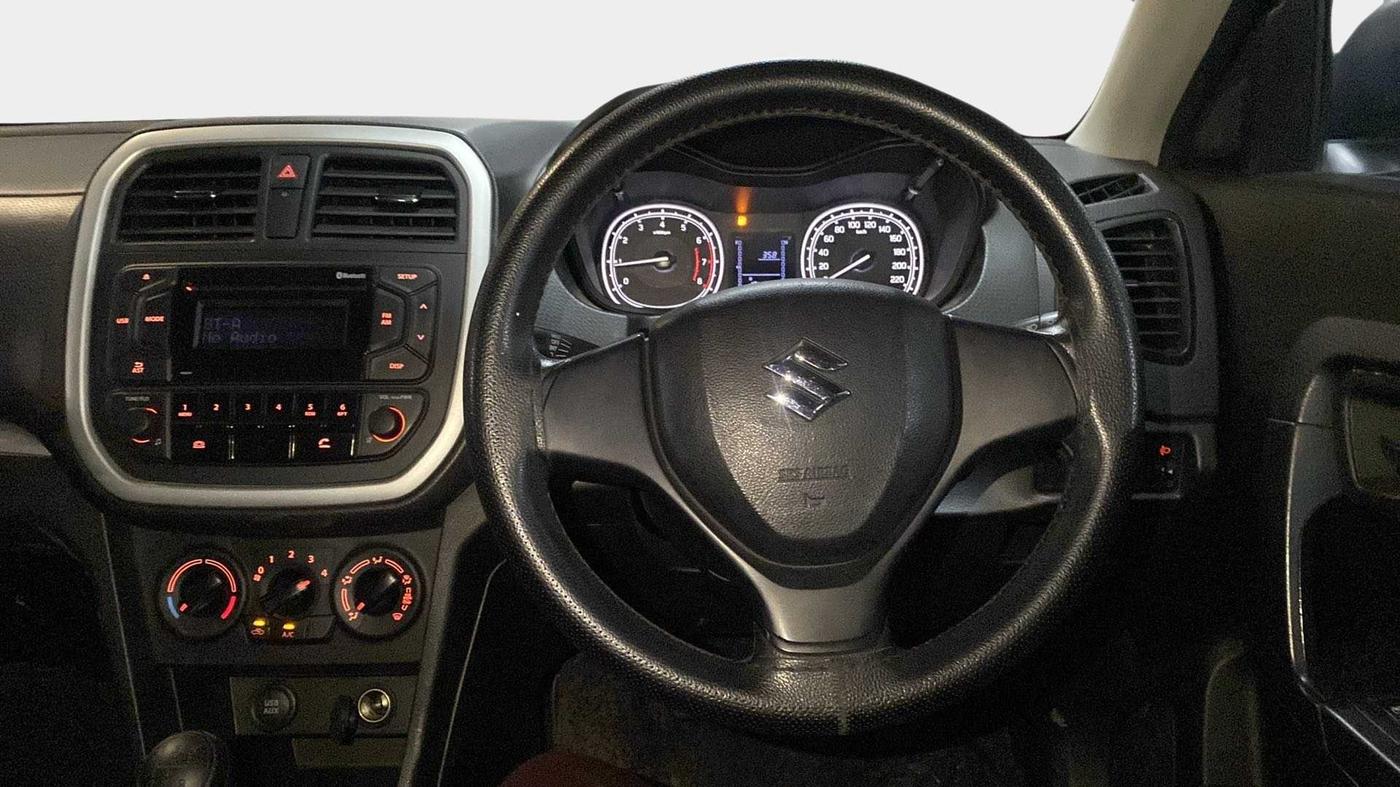 2022 Maruti Vitara Brezza LXI, Petrol, Manual, 12,820 km, Steering Wheel Close Up