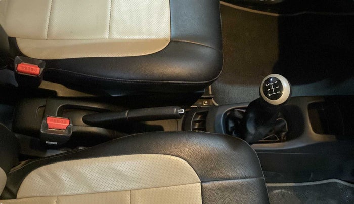 2016 Maruti Wagon R 1.0 VXI, CNG, Manual, 45,622 km, Gear Lever