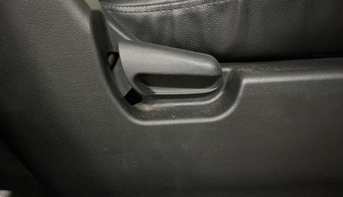 2016 Maruti Wagon R 1.0 VXI, CNG, Manual, 45,622 km, Driver Side Adjustment Panel