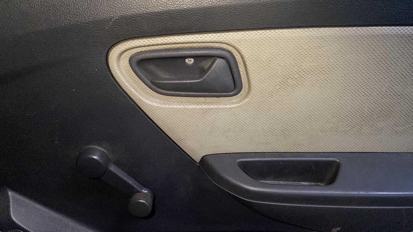 2014 Maruti Alto K10 LXI, Petrol, Manual, 68,319 km, Driver Side Door Panels Control