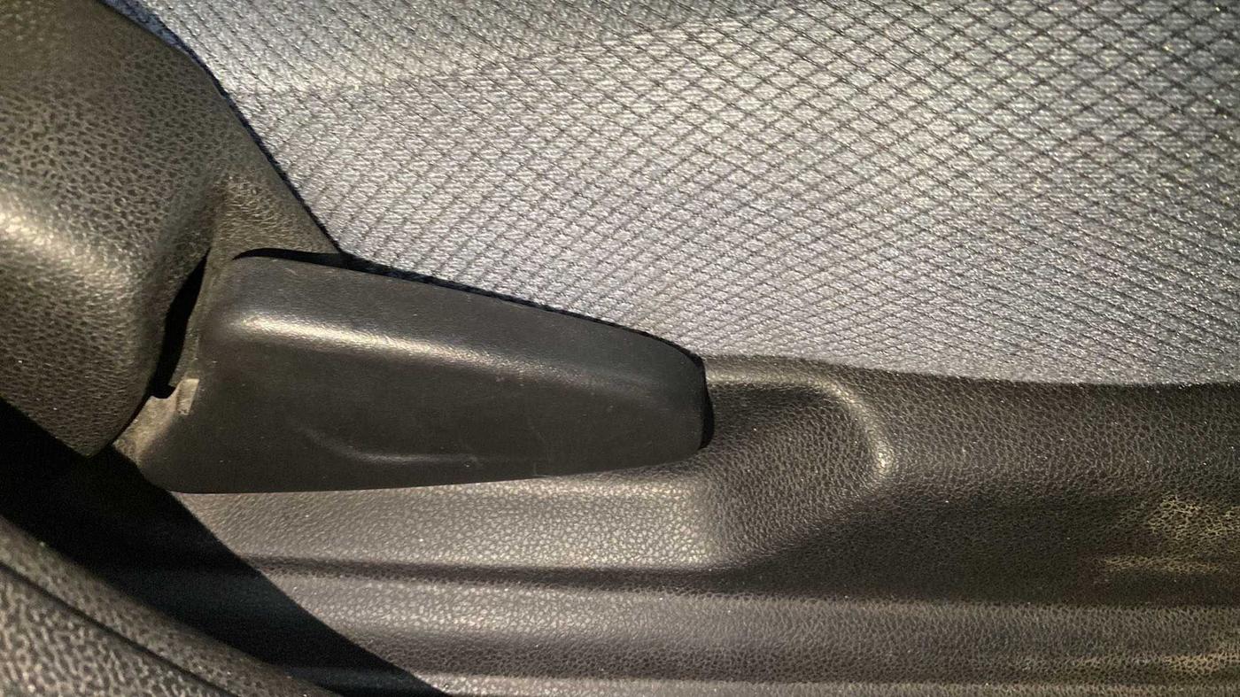 2018 Renault Kwid RXT 1.0 AMT (O), Petrol, Automatic, 17,789 km, Driver Side Adjustment Panel
