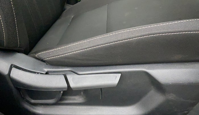 2021 Hyundai NEW I20 ASTA 1.2 AT, Petrol, Automatic, 7,447 km, Driver Side Adjustment Panel