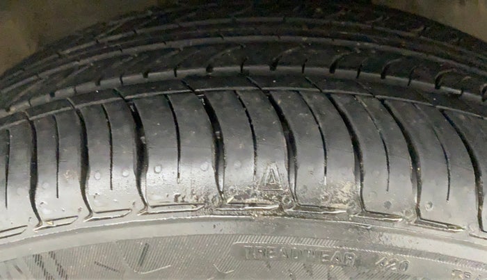2021 Hyundai NEW I20 ASTA 1.2 AT, Petrol, Automatic, 7,447 km, Right Front Tyre Tread