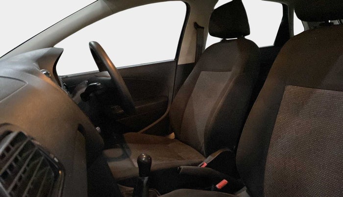 2015 Volkswagen Polo COMFORTLINE 1.2L, Petrol, Manual, 39,160 km, Right Side Front Door Cabin