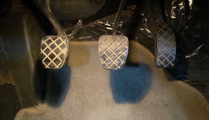 2015 Volkswagen Polo COMFORTLINE 1.2L, Petrol, Manual, 39,160 km, Pedals