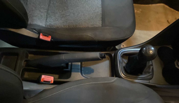 2015 Volkswagen Polo COMFORTLINE 1.2L, Petrol, Manual, 39,160 km, Gear Lever