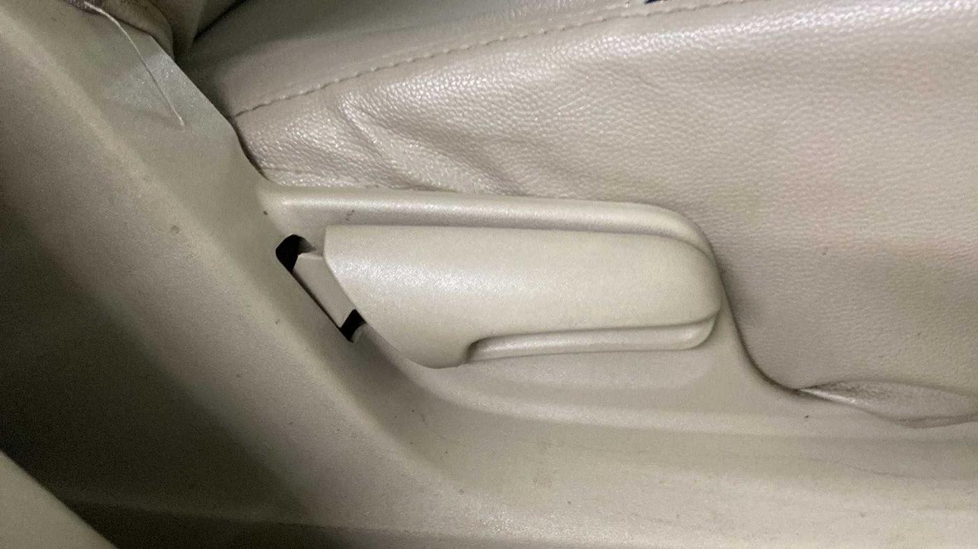 2021 Maruti Swift Dzire TOUR S-CNG (O), CNG, Manual, 39,456 km, Driver Side Adjustment Panel