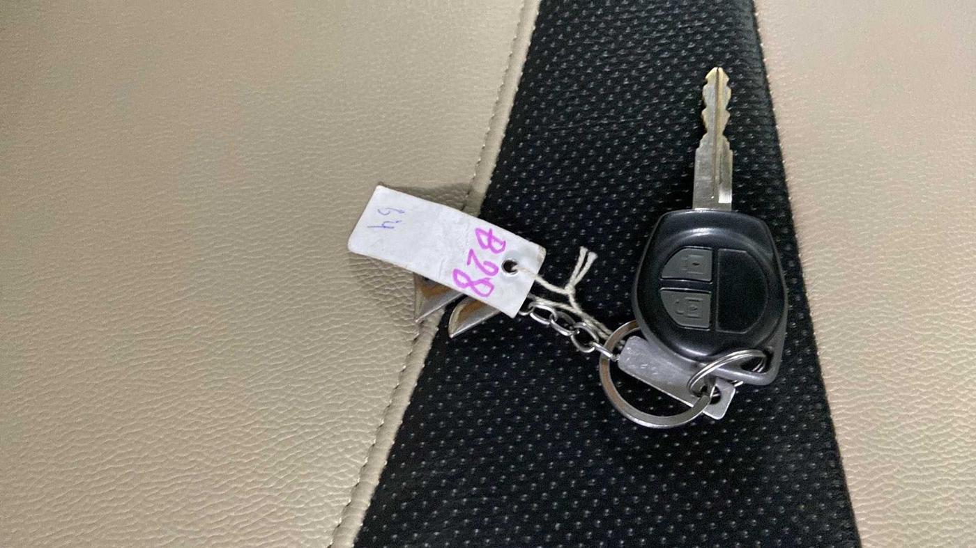 2021 Maruti Swift Dzire TOUR S-CNG (O), CNG, Manual, 39,456 km, Key Close Up