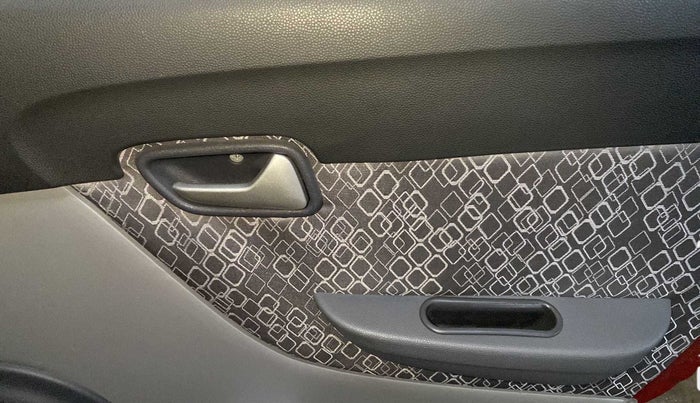 2016 Maruti Alto 800 VXI, Petrol, Manual, 24,305 km, Driver Side Door Panels Control