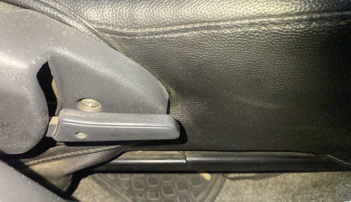 2016 Maruti Alto 800 VXI, Petrol, Manual, 24,305 km, Driver Side Adjustment Panel