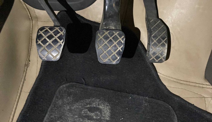 2011 Volkswagen Vento TRENDLINE 1.6, Petrol, Manual, 60,501 km, Pedals