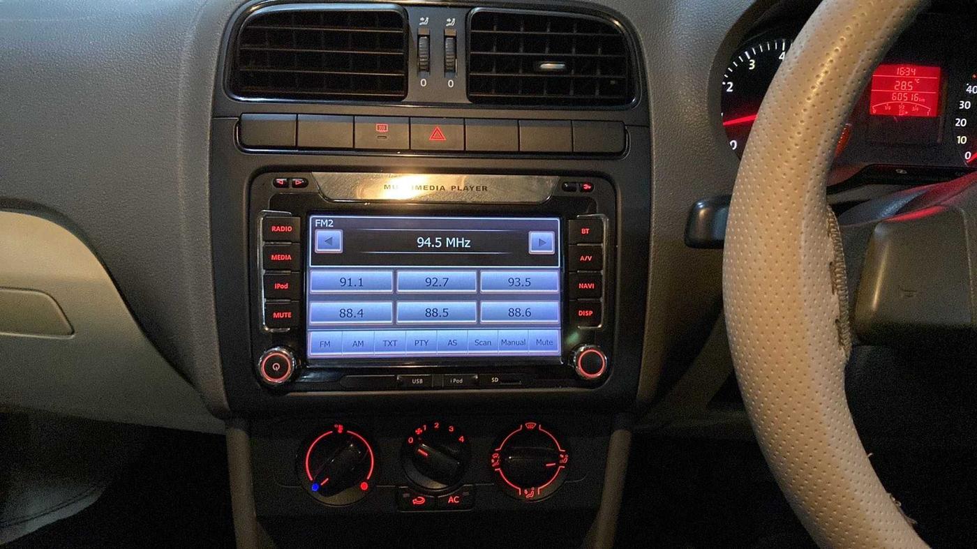 2011 Volkswagen Vento TRENDLINE 1.6, Petrol, Manual, 60,501 km, Air Conditioner