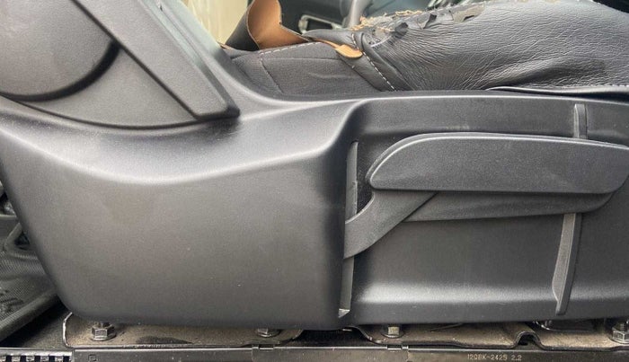 2021 Tata Harrier XT 2.0L KRYOTEC, Diesel, Manual, 17,841 km, Driver Side Adjustment Panel
