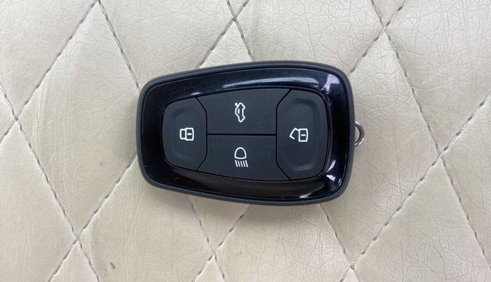 2021 Tata Harrier XT 2.0L KRYOTEC, Diesel, Manual, 17,841 km, Key Close Up