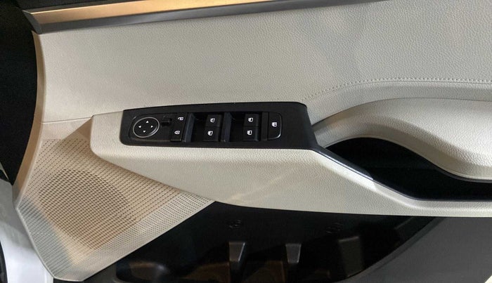 2022 KIA CARENS PRESTIGE 1.4 PETROL 7 STR, Petrol, Manual, 13,034 km, Driver Side Door Panels Control