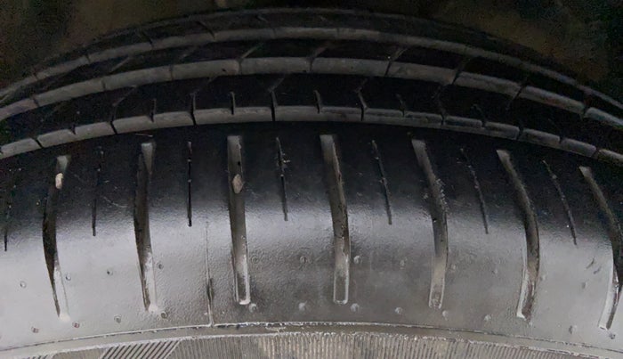 2020 Maruti Baleno ZETA PETROL 1.2, Petrol, Manual, 6,364 km, Right Front Tyre Tread