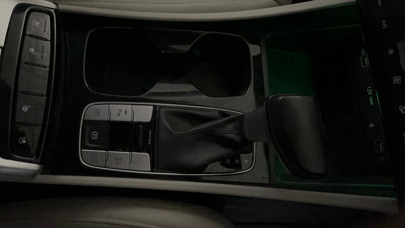 2023 Hyundai Tucson SIGNATURE 2.0 AT PETROL, Petrol, Automatic, 30,151 km, Gear Lever