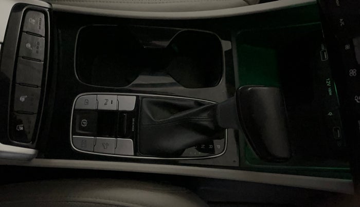 2023 Hyundai Tucson SIGNATURE 2.0 AT PETROL, Petrol, Automatic, 30,062 km, Gear Lever