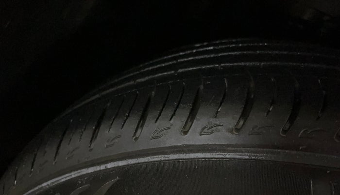 2023 Hyundai Tucson SIGNATURE 2.0 AT PETROL, Petrol, Automatic, 30,062 km, Right Rear Tyre Tread