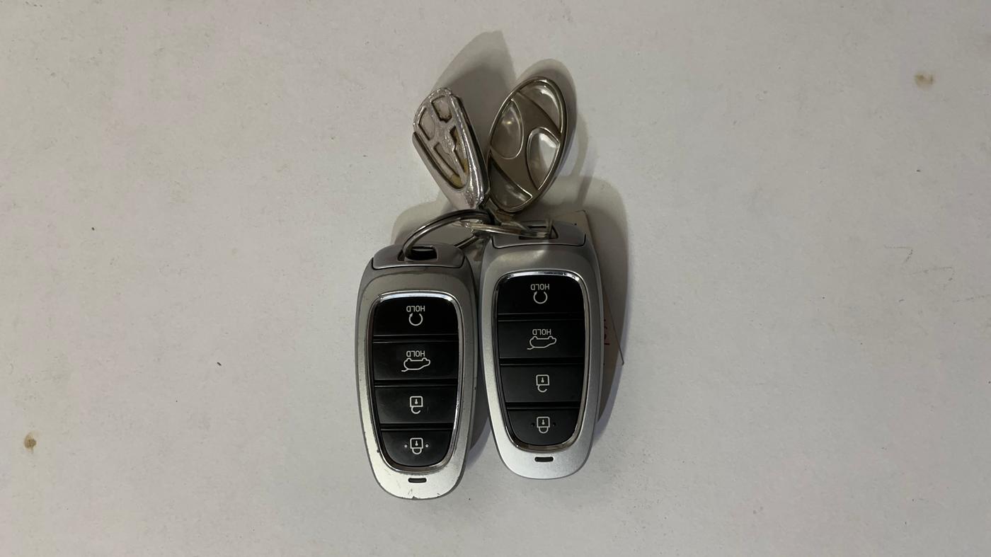 2023 Hyundai Tucson SIGNATURE 2.0 AT PETROL, Petrol, Automatic, 30,151 km, Key Close Up