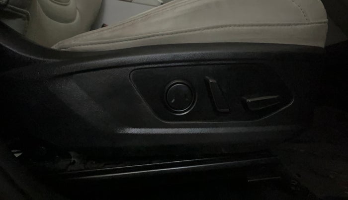 2023 Hyundai Tucson SIGNATURE 2.0 AT PETROL, Petrol, Automatic, 30,062 km, Driver Side Door Panels Control