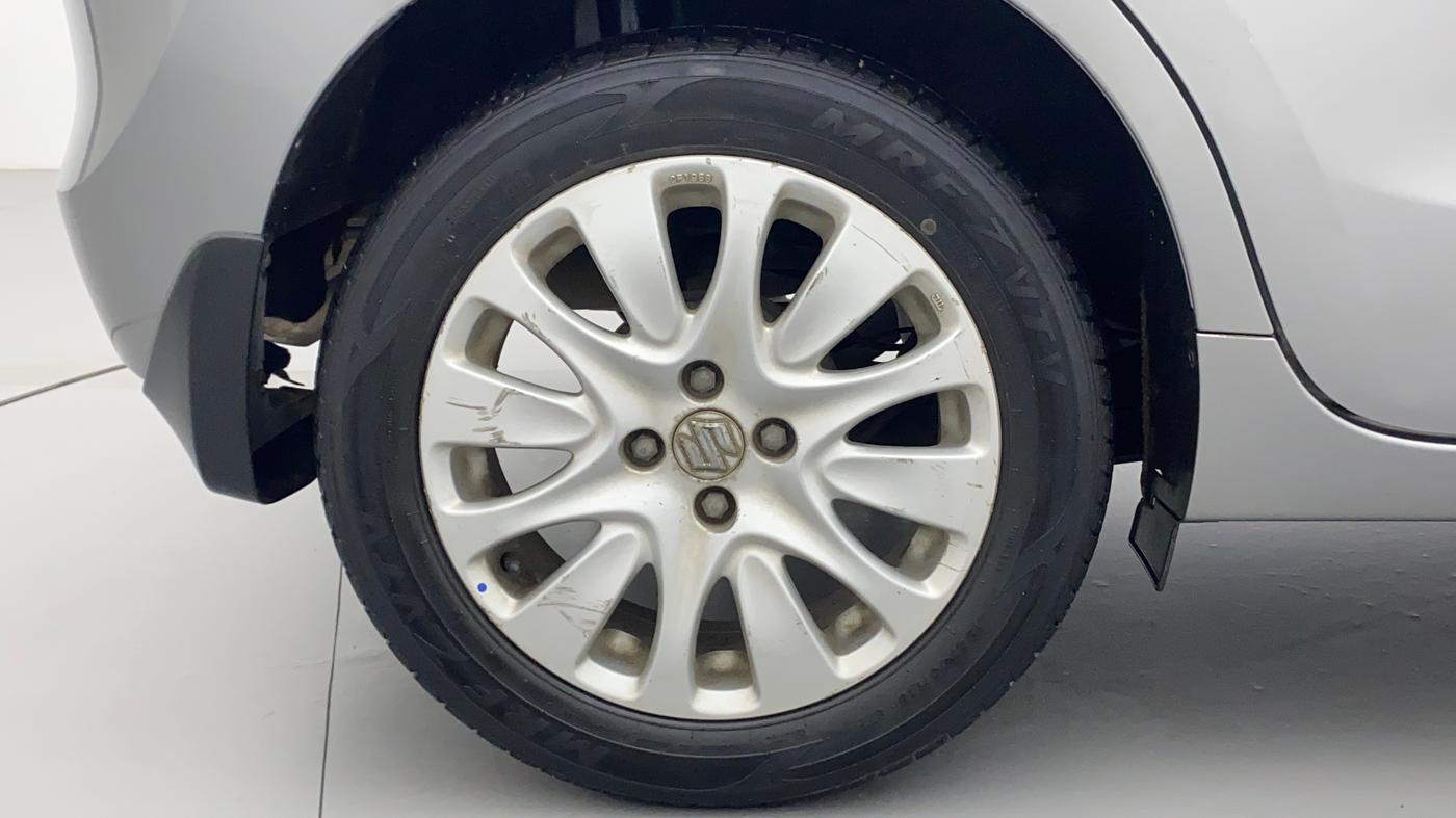 2016 Maruti Baleno ALPHA DIESEL 1.3, Diesel, Manual, 77,996 km, Right Rear Wheel