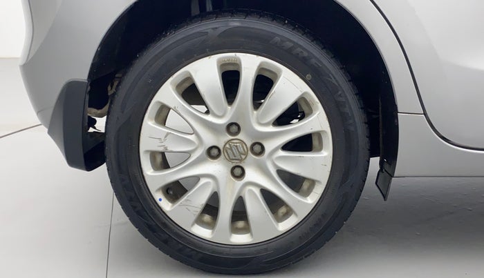 2016 Maruti Baleno ALPHA DIESEL 1.3, Diesel, Manual, 77,996 km, Right Rear Wheel