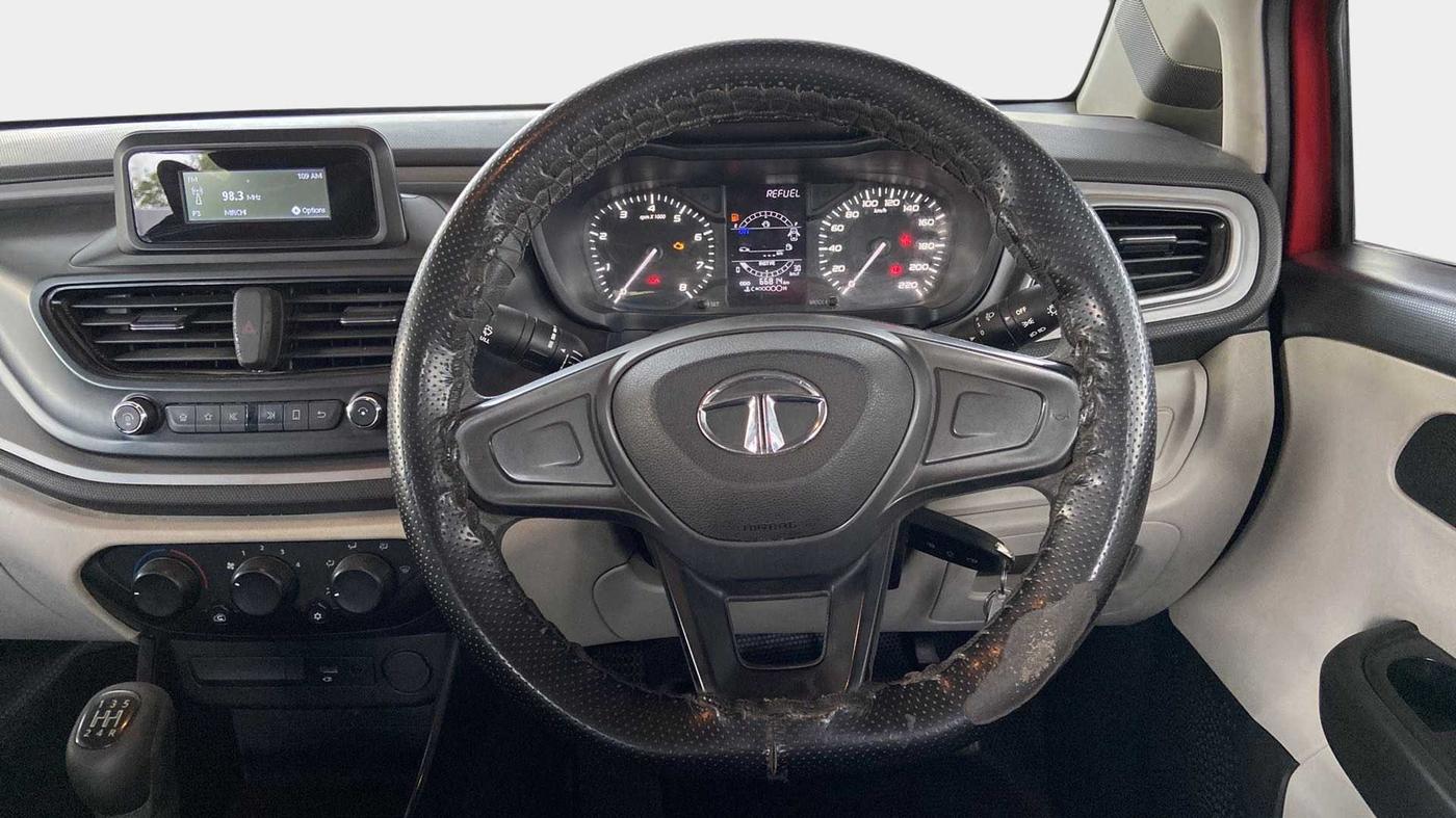 2021 Tata ALTROZ XE PETROL, Petrol, Manual, 66,821 km, Steering Wheel Close Up