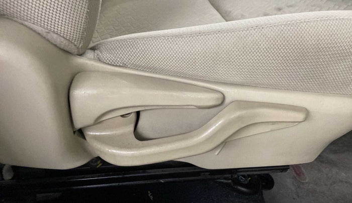 2018 Toyota Etios V PLATINUM, Petrol, Manual, 23,654 km, Driver Side Adjustment Panel