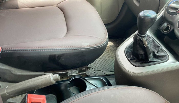 2012 Hyundai i10 MAGNA 1.2, CNG, Manual, 89,211 km, Gear Lever