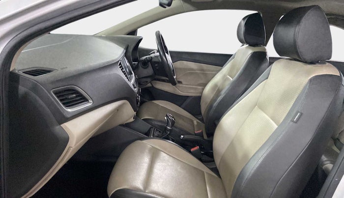 2017 Hyundai Verna 1.6 VTVT SX (O) AT, Petrol, Automatic, 54,662 km, Right Side Front Door Cabin