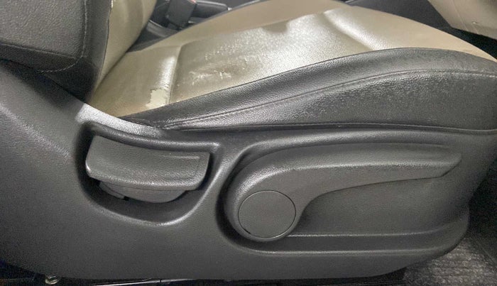 2017 Hyundai Verna 1.6 VTVT SX (O) AT, Petrol, Automatic, 54,662 km, Driver Side Adjustment Panel