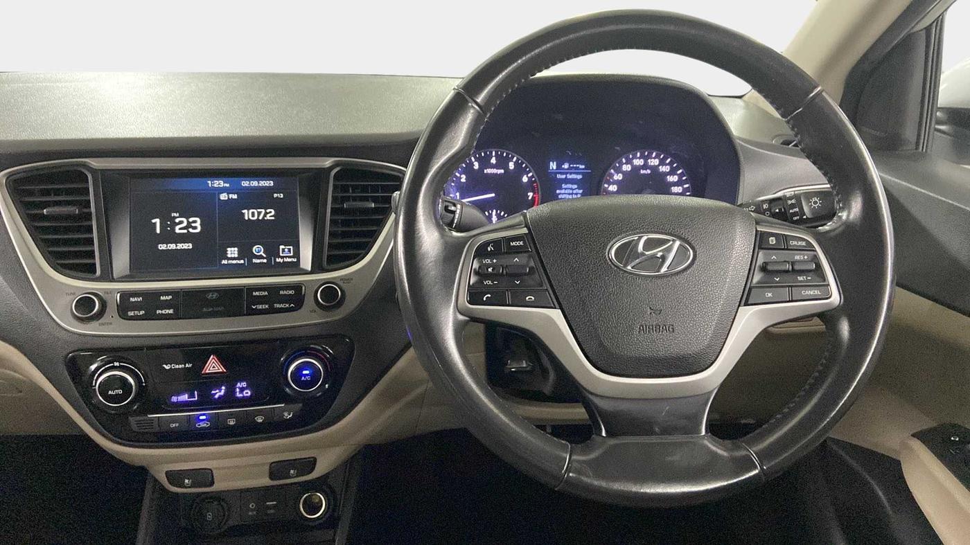 2017 Hyundai Verna 1.6 VTVT SX (O) AT, Petrol, Automatic, 54,662 km, Steering Wheel Close Up