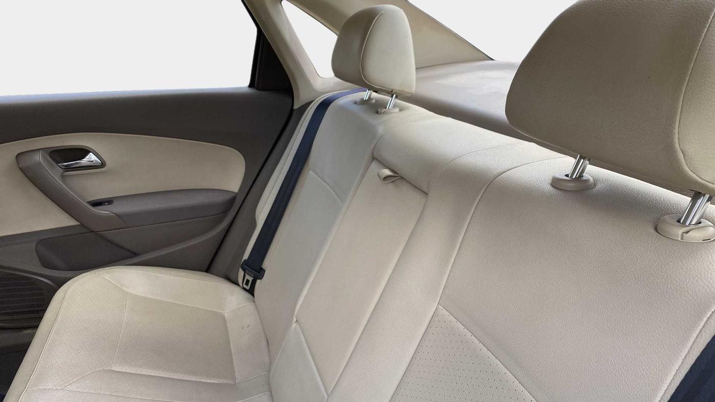 2015 Skoda Rapid 1.5 TDI CR STYLE PLUS AT, Diesel, Automatic, 85,805 km, Right Side Rear Door Cabin