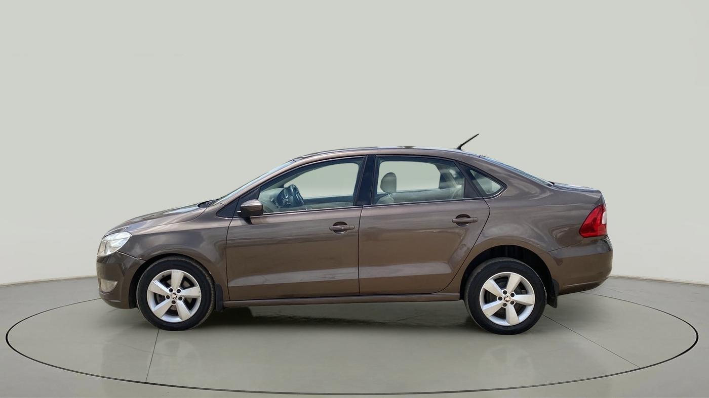 2015 Skoda Rapid 1.5 TDI CR STYLE PLUS AT, Diesel, Automatic, 85,805 km, Left Side