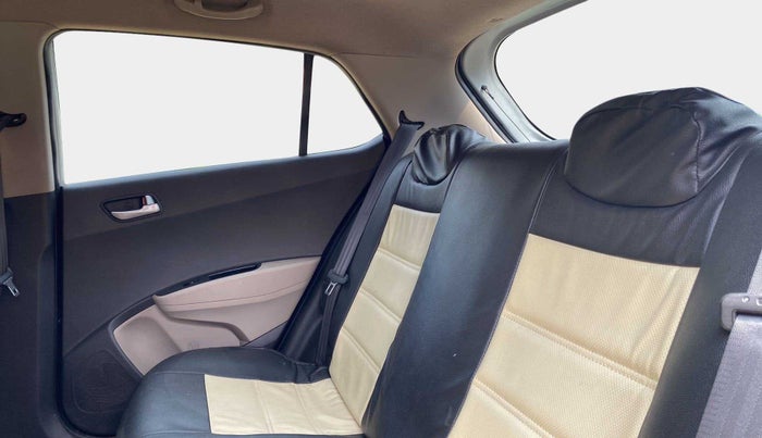 2015 Hyundai Grand i10 SPORTZ 1.2 KAPPA VTVT, Petrol, Manual, 43,967 km, Right Side Rear Door Cabin