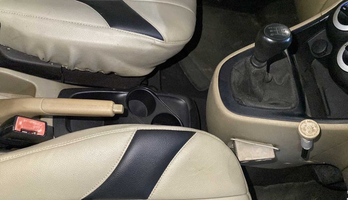 2010 Hyundai i10 SPORTZ 1.2, Petrol, Manual, 64,439 km, Gear Lever