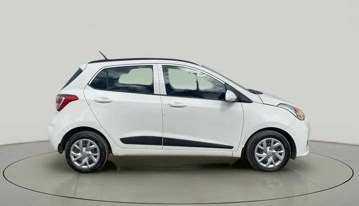 2017 Hyundai Grand i10 SPORTZ (O) 1.2 KAPPA VTVT, Petrol, Manual, 58,044 km, Right Side View