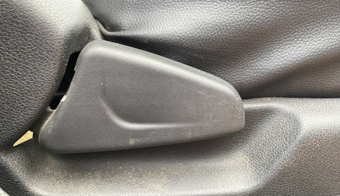 2020 Renault Kwid CLIMBER 1.0 AMT (O), Petrol, Automatic, 7,277 km, Driver Side Adjustment Panel