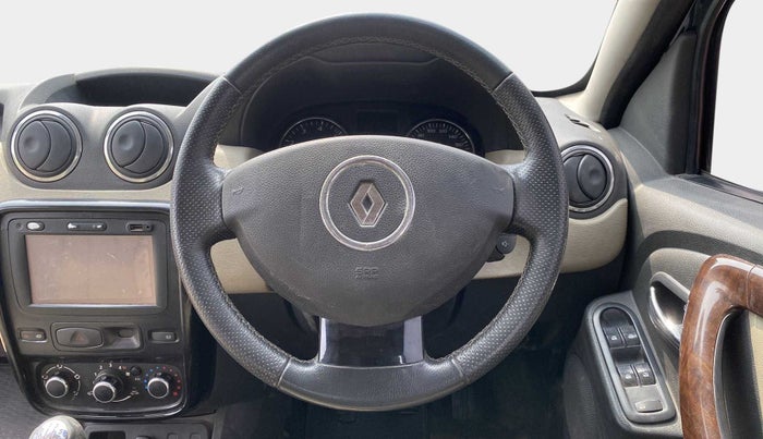 2015 Renault Duster 110 PS RXZ DIESEL (OPT), Diesel, Manual, 86,173 km, Steering Wheel Close Up