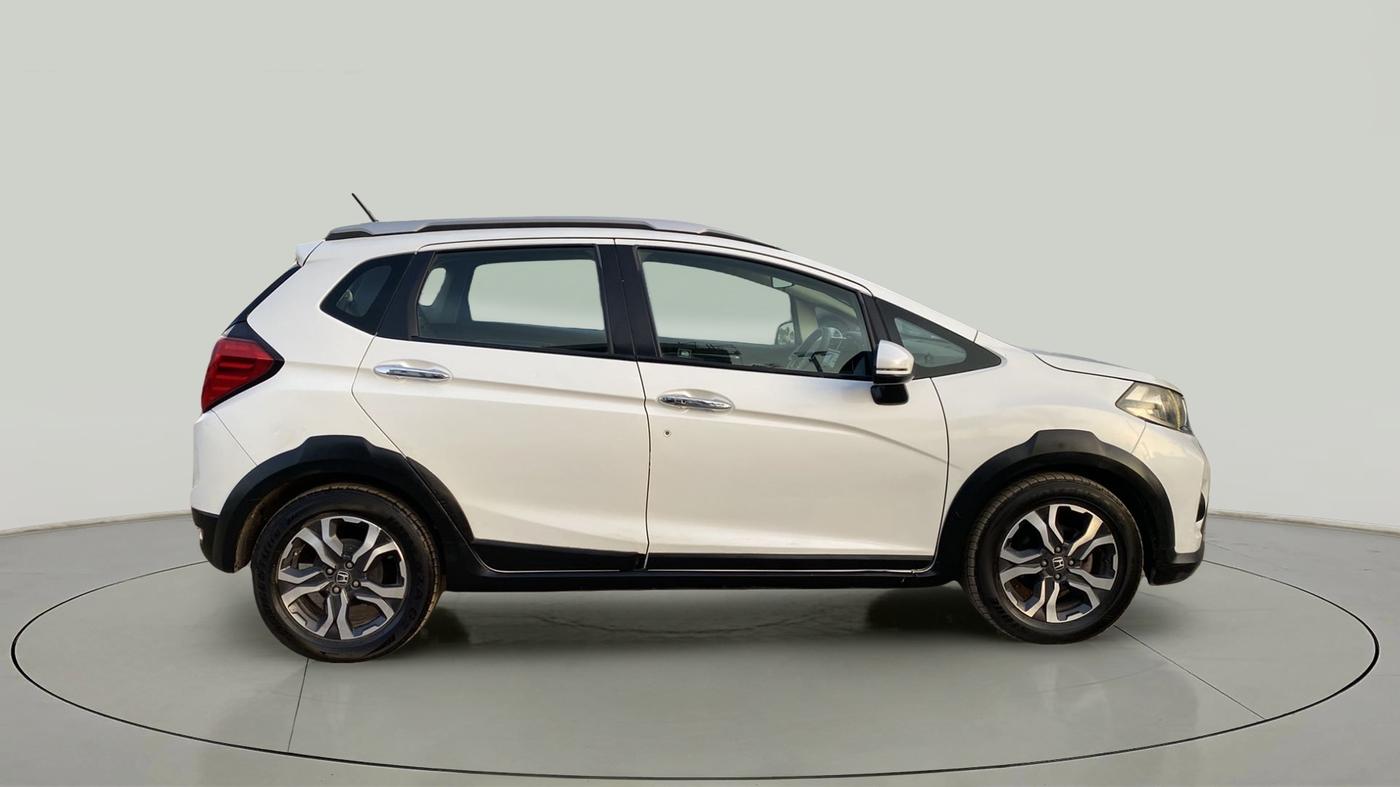 2017 Honda WR-V 1.5L I-DTEC VX MT, Diesel, Manual, 1,01,833 km, Right Side View