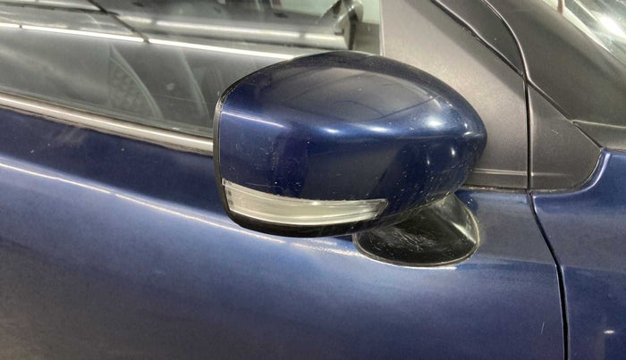 2019 Maruti Baleno DELTA DIESEL 1.3, Diesel, Manual, 65,133 km, Right rear-view mirror - Minor folding noise