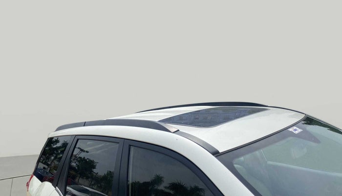 2017 Mahindra XUV500 W10, Diesel, Manual, 28,798 km, Roof