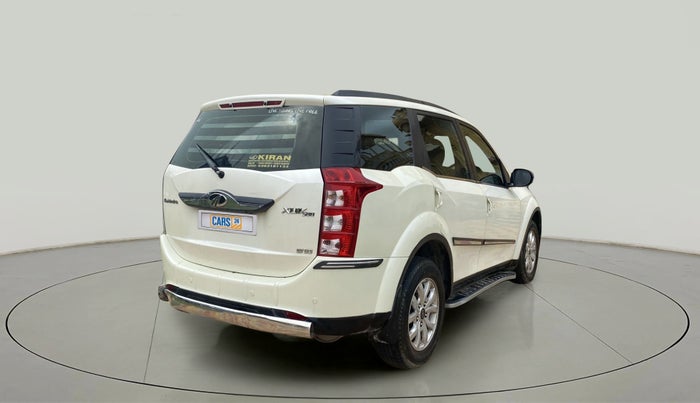 2017 Mahindra XUV500 W10, Diesel, Manual, 28,798 km, Right Back Diagonal