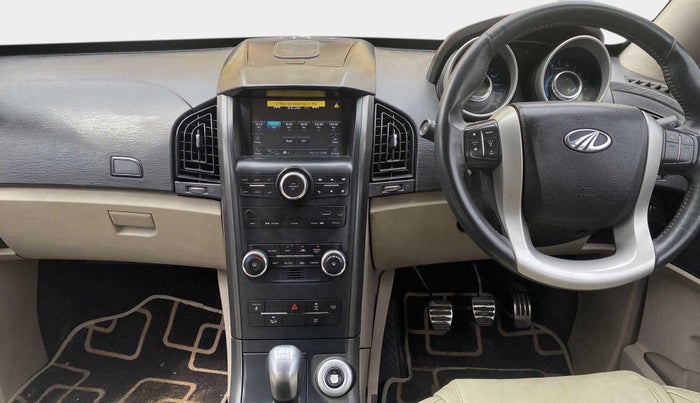 2017 Mahindra XUV500 W10, Diesel, Manual, 28,798 km, Air Conditioner