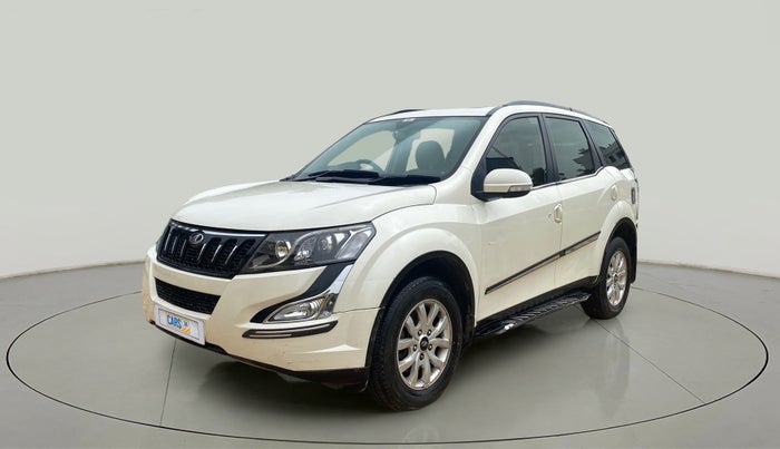 2017 Mahindra XUV500 W10, Diesel, Manual, 28,798 km, Left Front Diagonal
