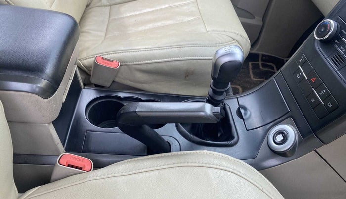 2017 Mahindra XUV500 W10, Diesel, Manual, 28,798 km, Gear Lever